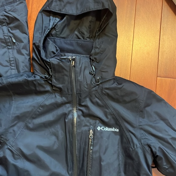 Kids/womens snow set excellent condition. Pants are a size XS and jacket is a S - Picture 2 of 9